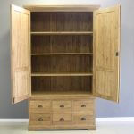 dichte kast van teakhout