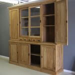 grote winkelkast van teakhout