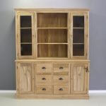 Keukenkast van teakhout met deuren, schappen en laden