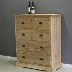 kast van teakhout met vijf laden