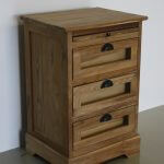 teak nachtkastje met 3 laden