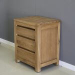 strak nachtkastje teakhout 3 laden