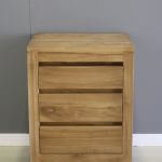 strak nachtkastje teakhout 3 laden