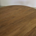 rond eettafel zwarte metalen kruispoot