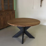 ronde eettafel zwarte metalen poot