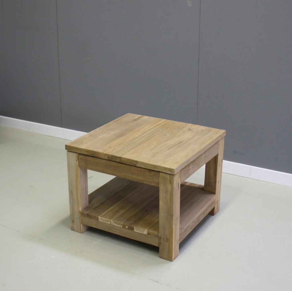 vierkante salontafel van teakhout