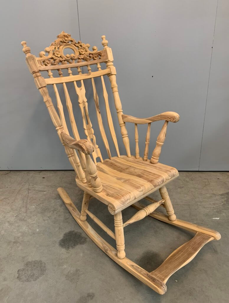 schommelstoel van teakhout