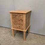 teakhouten nachtkastje houtsnijwerk