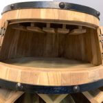 Wijnvat met een wijnrek 5