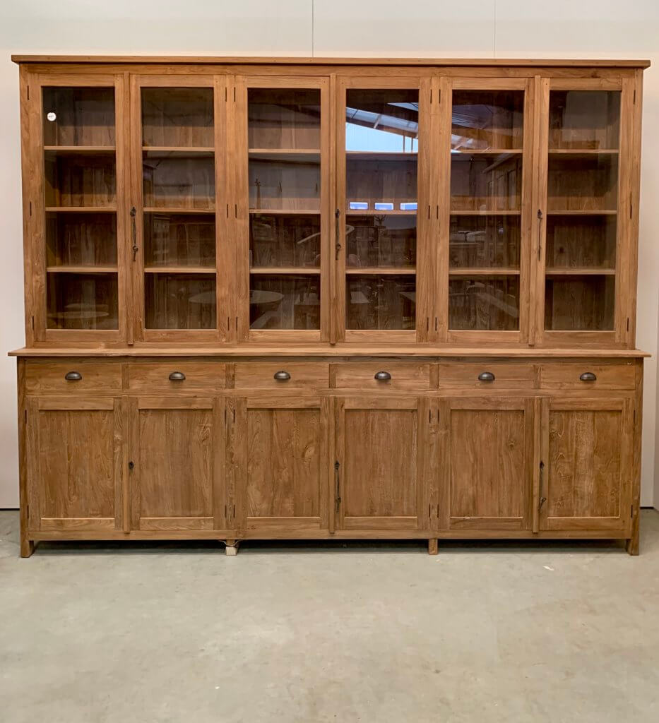 Grote buffetkast van teakhout