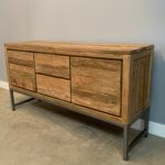 industrieel dressoir van teakhout met staal