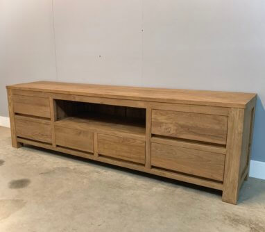 Modern tv-meubel van massief teakhout