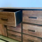 dressoir mixed wood en staal teak close-up