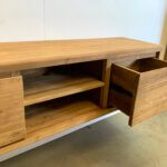 hangend tv meubel van massief gerecycled hout