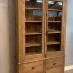 kleine kast met spanjolet sluiting