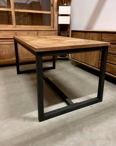 mozaiek en staal teakhout