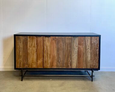 Teakhout kast met staal