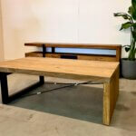 teakhout op maatwerk gemaakte tafel close-up