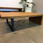 teakhout op maatwerk gemaakte tafel