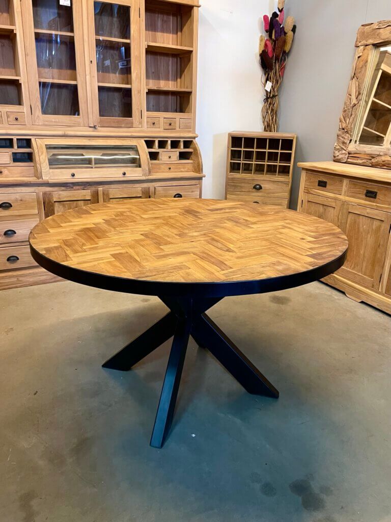 Tafel rond met visgraat