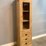 Smalle vitrine teakhout