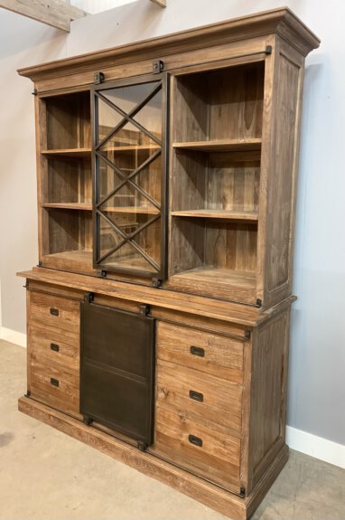 Buffetkast met metalen schuifdeuren