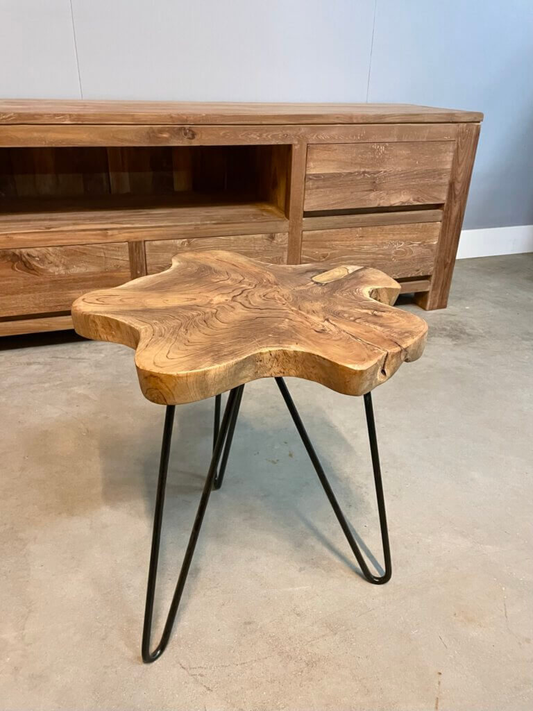 Salontafel met boomstam doorsnede