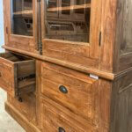 Teakkast met spanjolet indoteak close-up