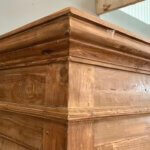 Teakkast met spanjolet indoteak close-up