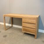 Modern bureau met 3 laden