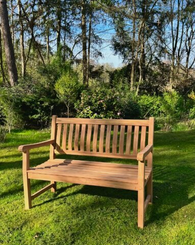 Tuinbank gemaakt van teakhout