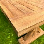 Teak tuin kloostertafel close-up