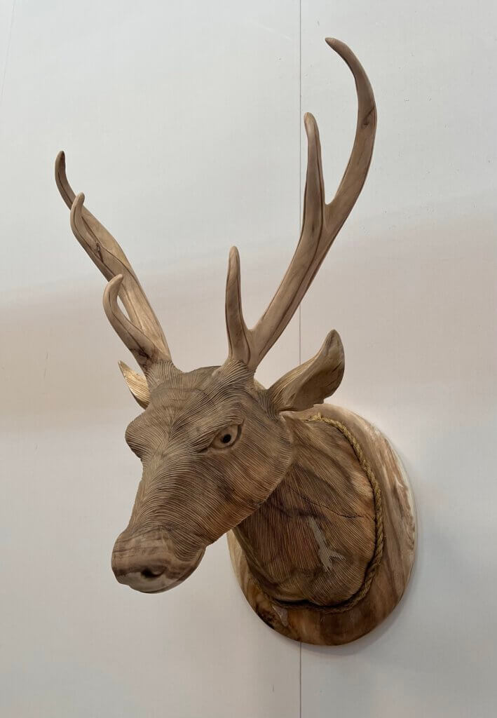 Wanddecoratie hertenkop massief teakhout