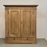 Dichte teakkast gemaakt van massief teakhout