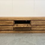 Tv meubel met een klep