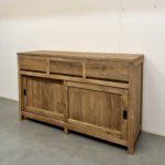 Teakhouten dressoir met een moderne uitstraling