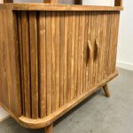 Close-up retro rol deuren teakhout