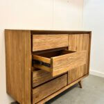 Close-up indoteak dressoir