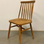 Retro stoel van massief teakhout