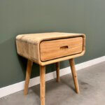 Indoteak retro nachtkast met een lade