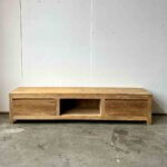 teakhouten tv-meubel met 2 laden en een open vak