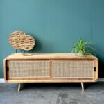 Retro tv-meubel van indoteak met rotan