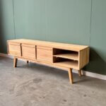 tv-kast van teakhout